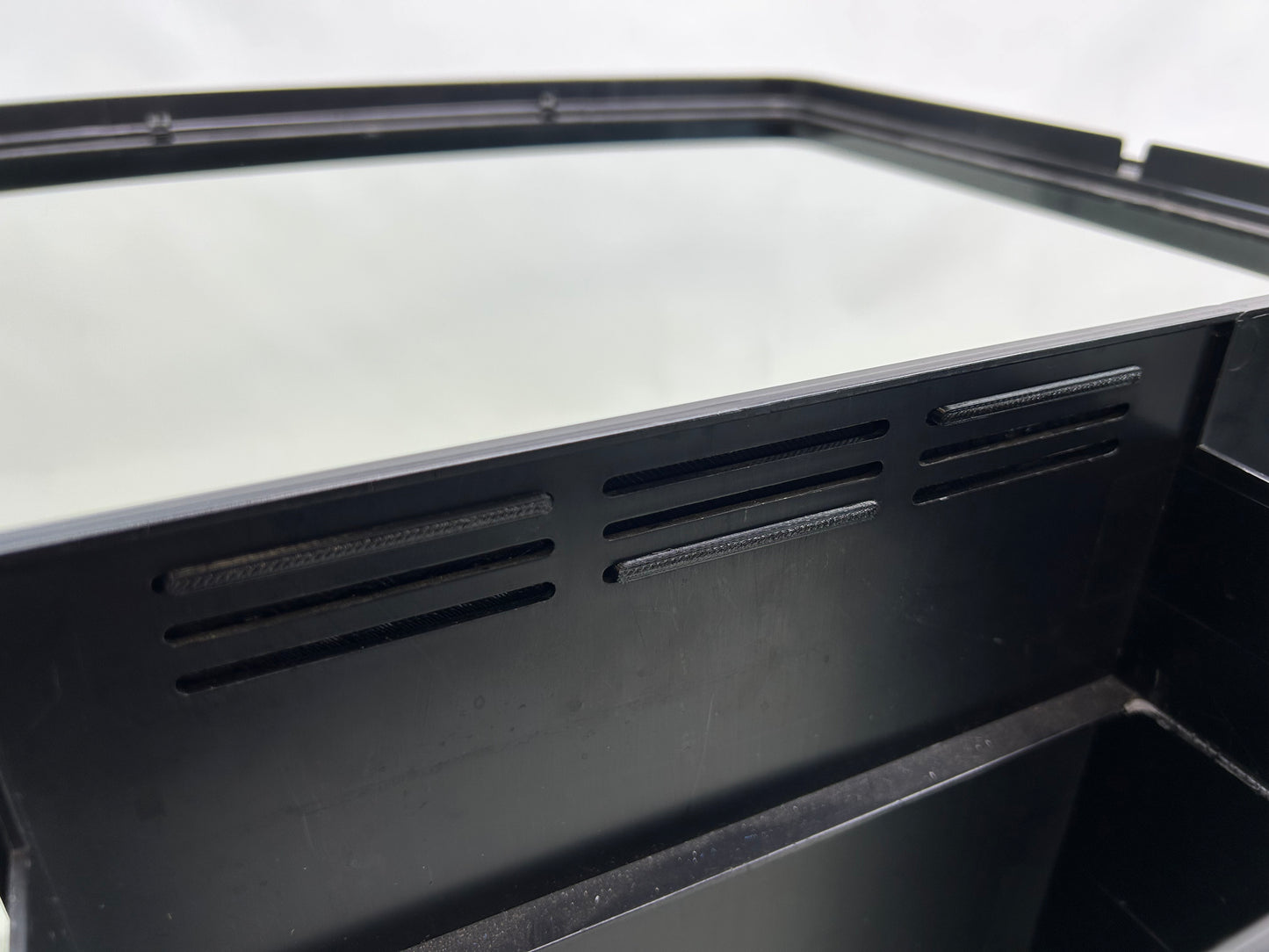 Center overflow plug for Coralife Biocube 29 and 32 Aquariums